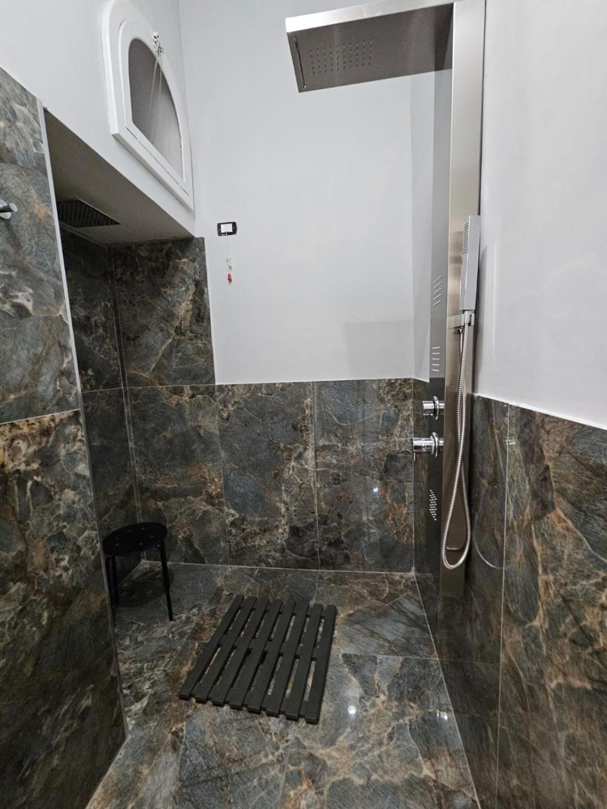 Bed and breakfast Napoli The Charme Extérieur photo