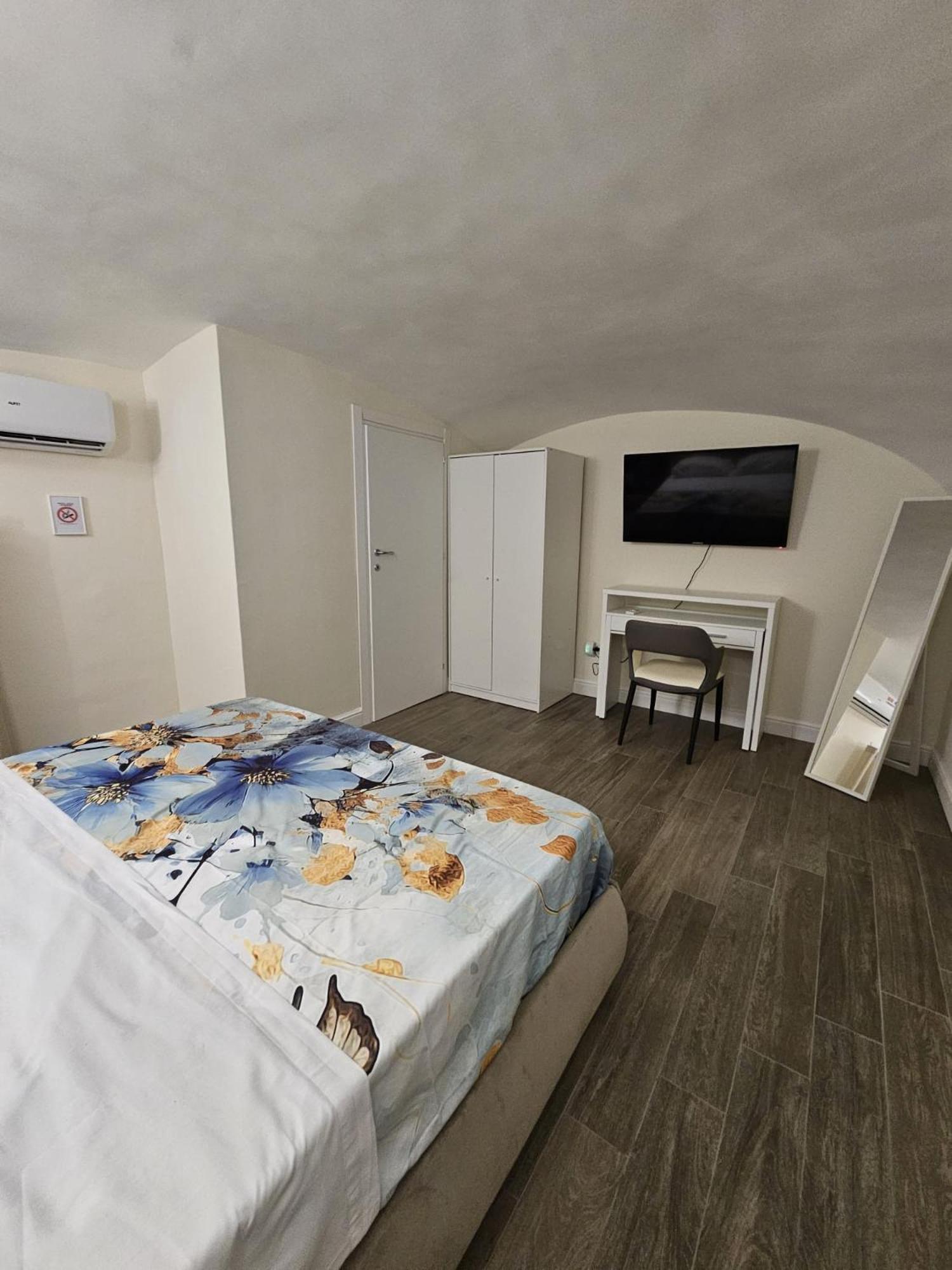 Bed and breakfast Napoli The Charme Extérieur photo